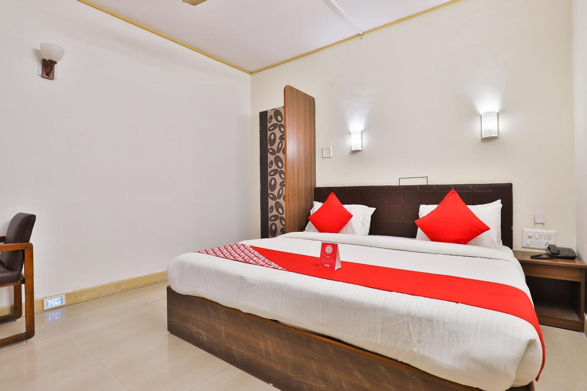 Hotel O Utsav Вадодара Екстериор снимка